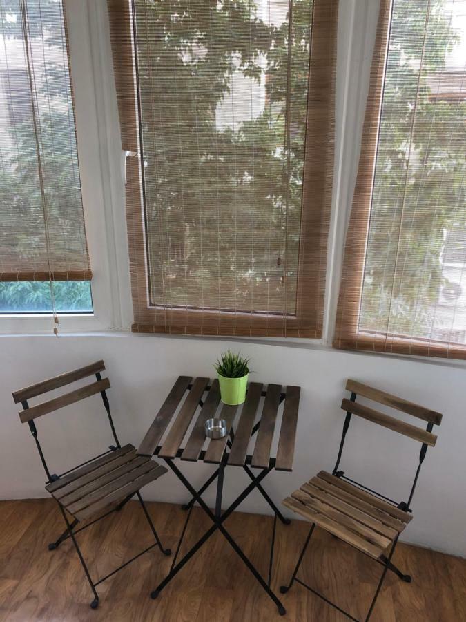Green Apartment With Terrace 12 Bucarest Extérieur photo