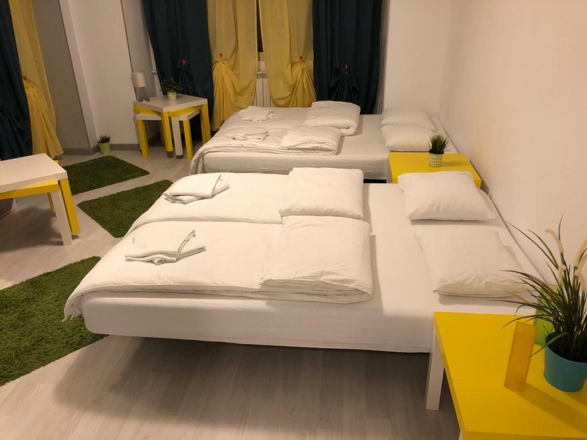 Green Apartment With Terrace 12 Bucarest Extérieur photo