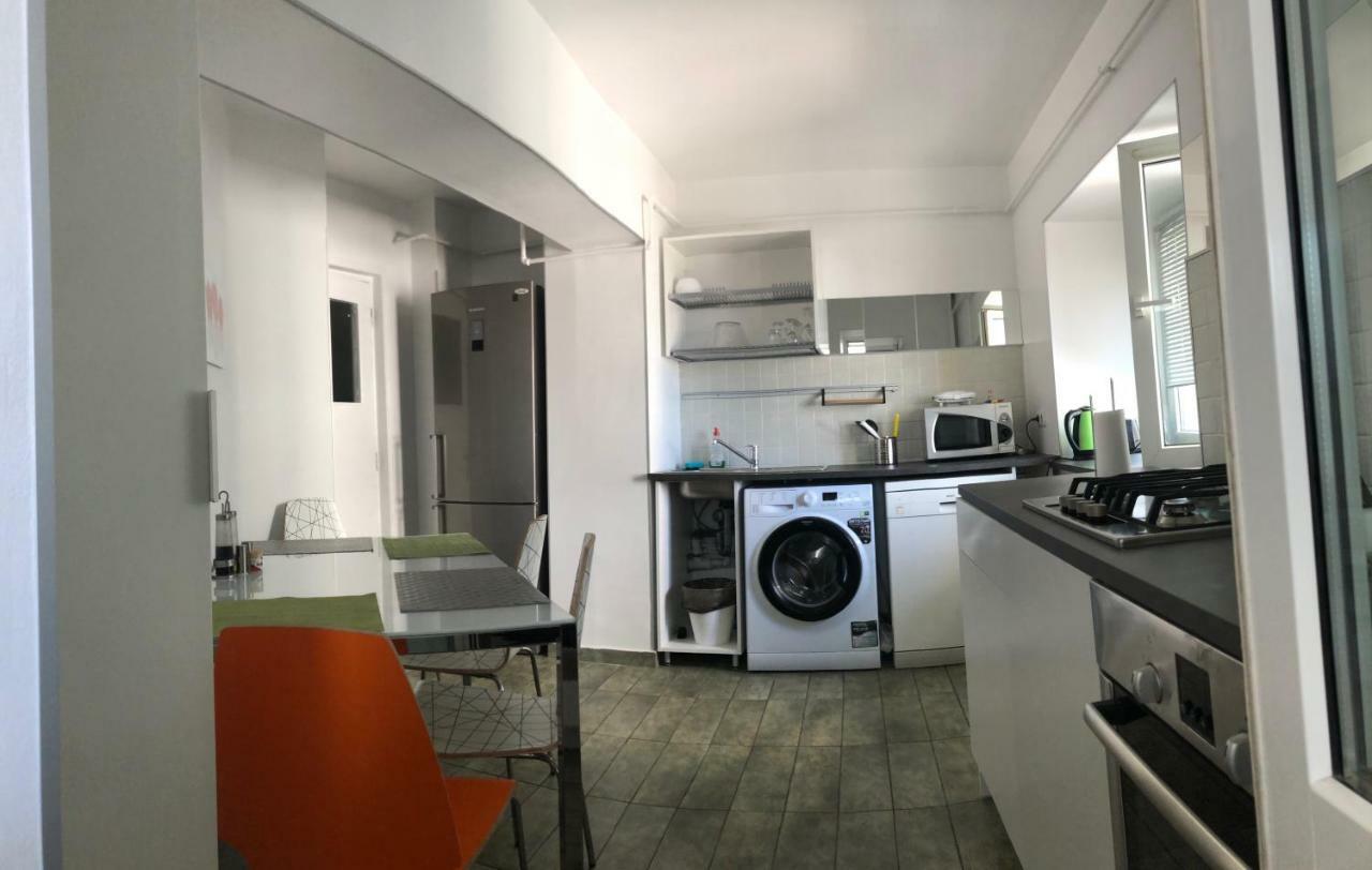 Green Apartment With Terrace 12 Bucarest Extérieur photo